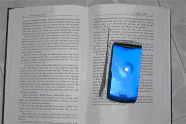 Cellphone_hiddeninbook